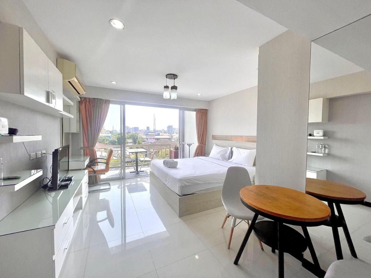 Baan Sabai Rama IV Apartment Бангкок Экстерьер фото