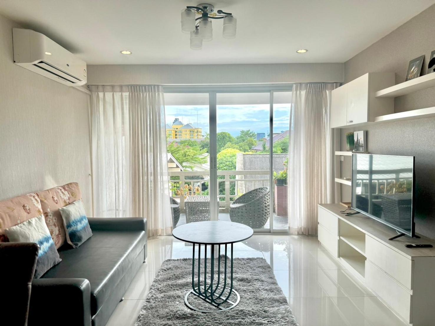 Baan Sabai Rama IV Apartment Бангкок Экстерьер фото