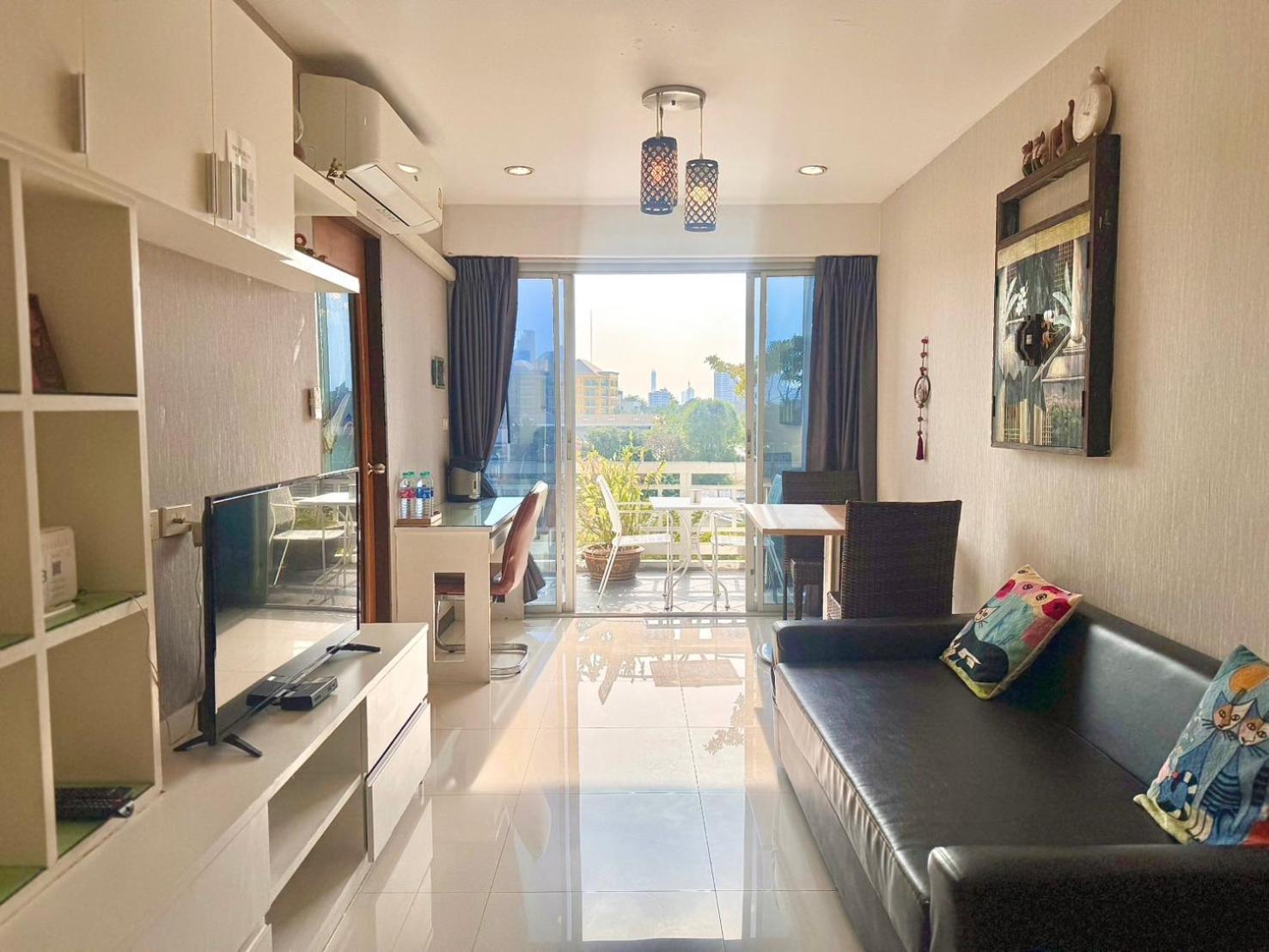 Baan Sabai Rama IV Apartment Бангкок Экстерьер фото
