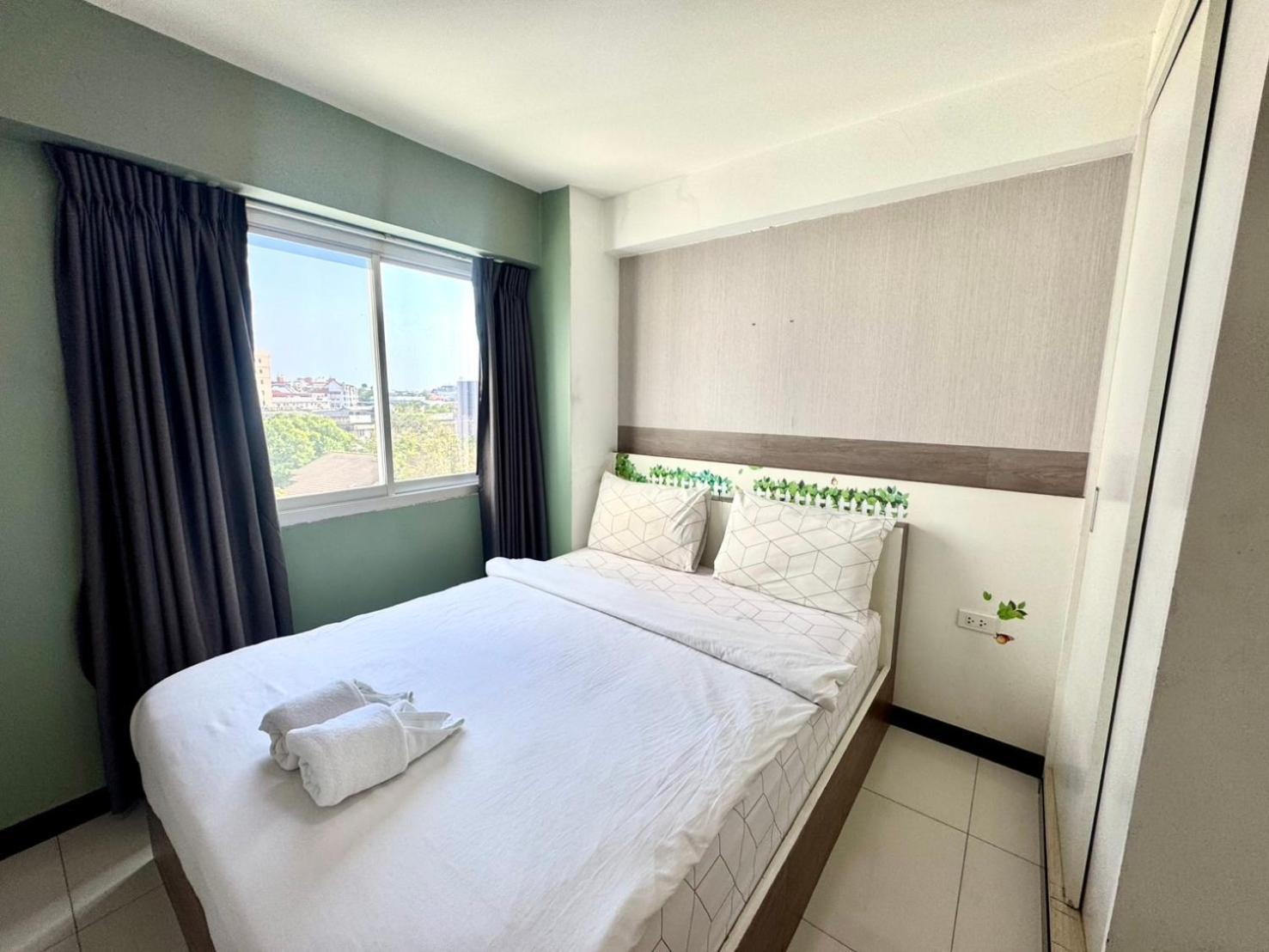 Baan Sabai Rama IV Apartment Бангкок Экстерьер фото